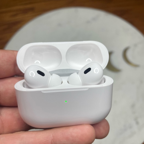 AirPod pros 2nd Generation - Picture 3 of 6